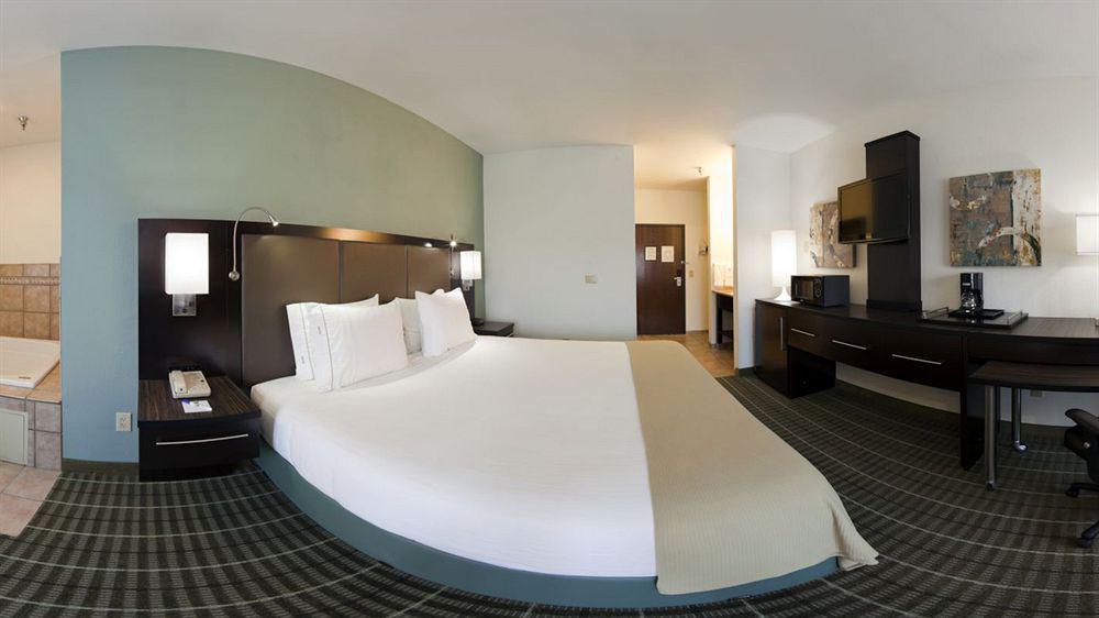 Holiday Inn Express Monticello By Ihg Exterior foto