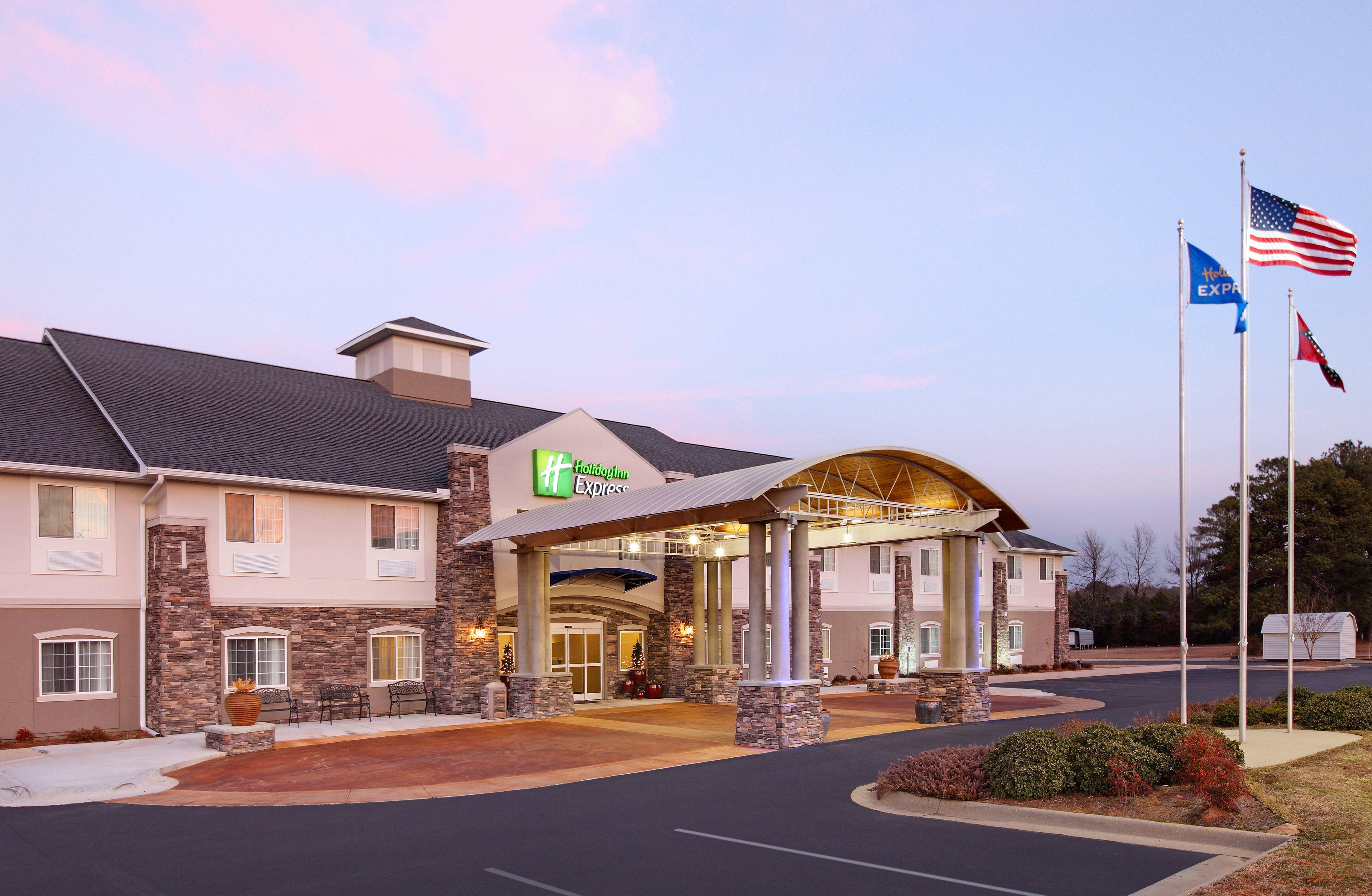 Holiday Inn Express Monticello By Ihg Exterior foto