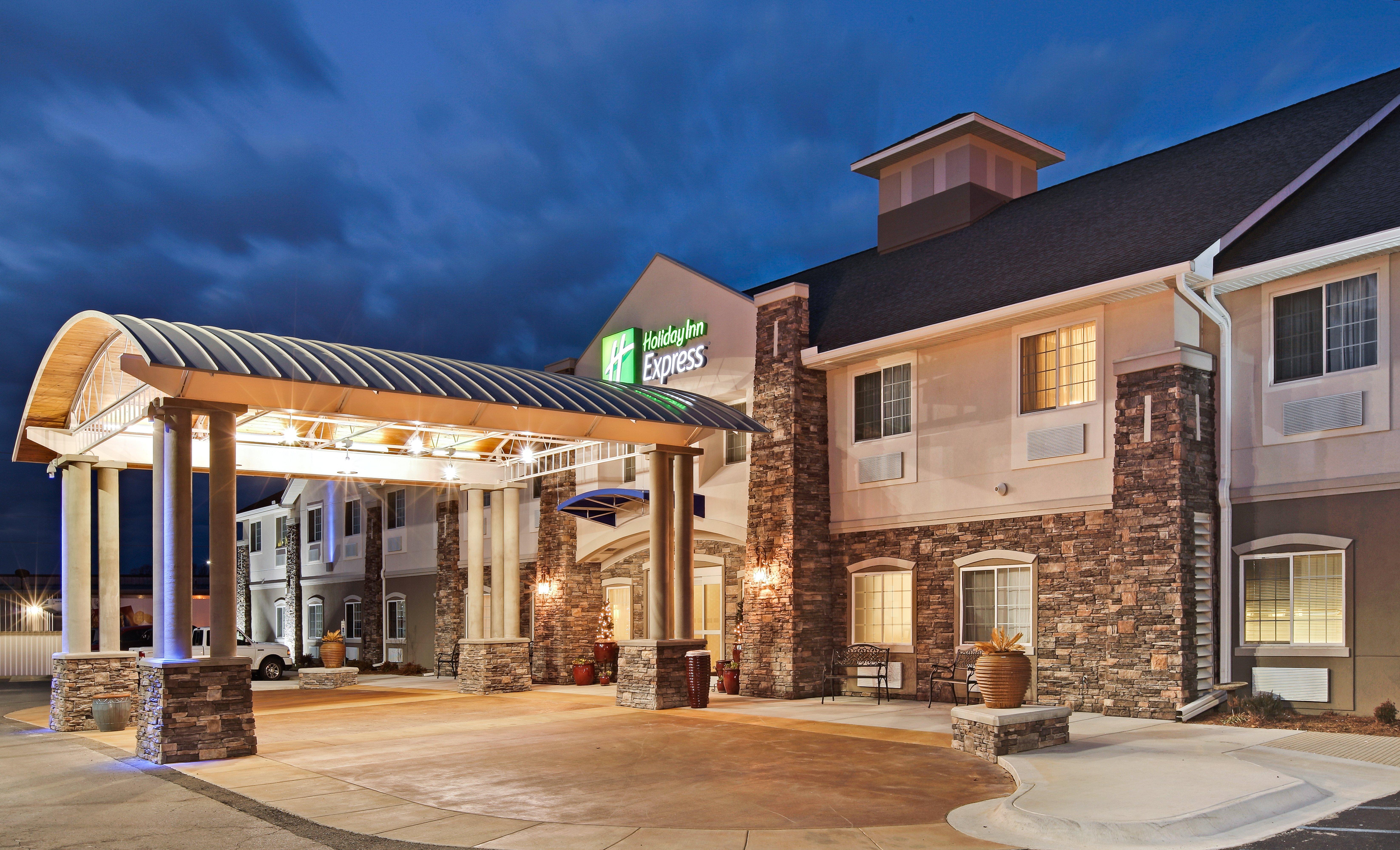 Holiday Inn Express Monticello By Ihg Exterior foto